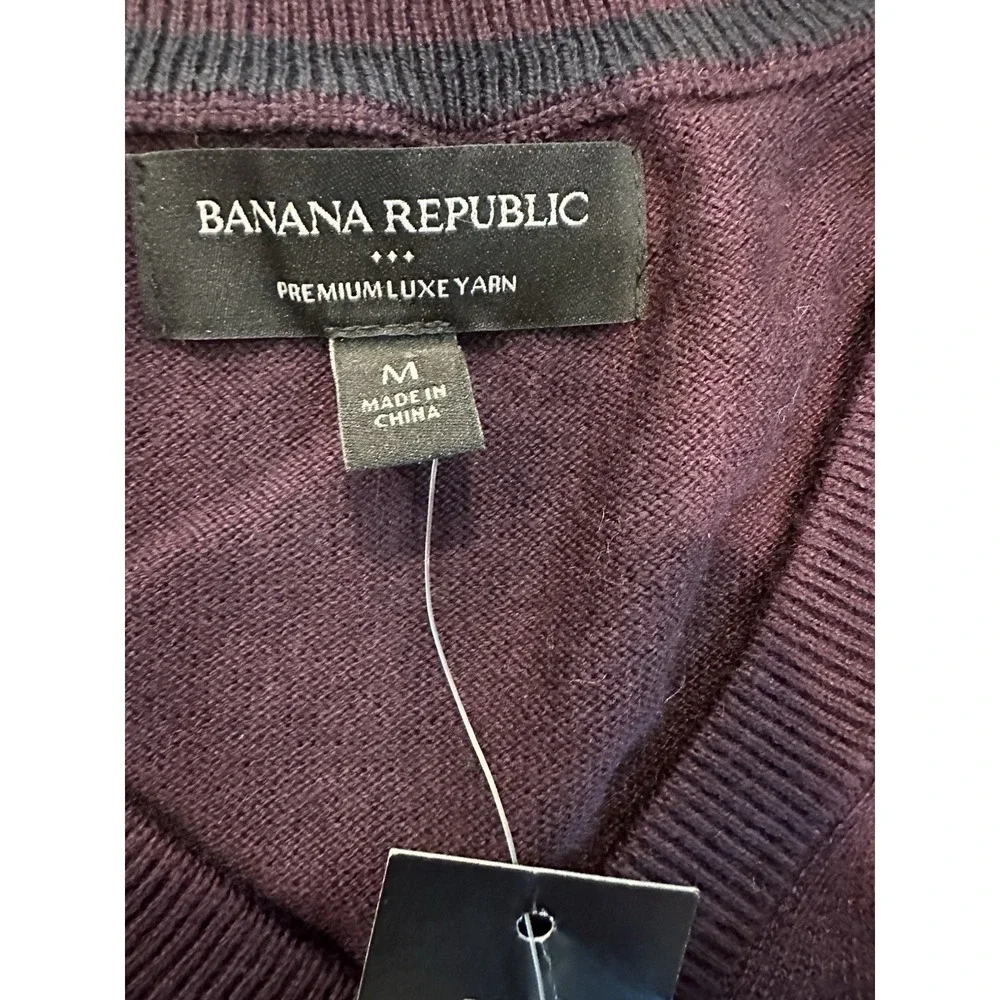 NEW Banana Republic Premium Luxe‎ Yarn Sweater Mens V Neck Pullover Size M NWT